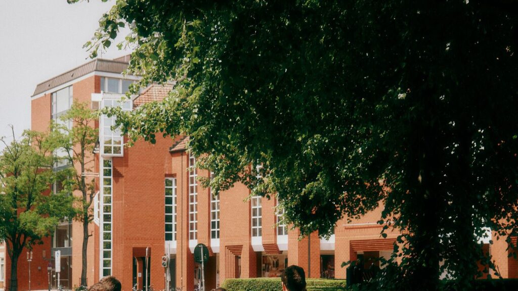 Settlement and Integration of International Master’s Students in Hamilton